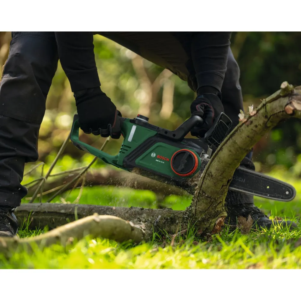 Akkuketjusaha Bosch PKE 18V-30-28 12" 18V 4,0 Ah akulla