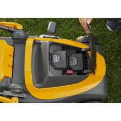 Akkuruohonleikkuri Stiga Collector 136E Kit 20V 2x2,0 Ah akuilla