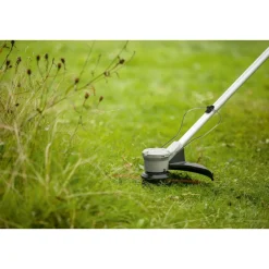 Akkutrimmeri Bosch AdvancedGrassCut 36-33 36V 2,0 Ah akulla