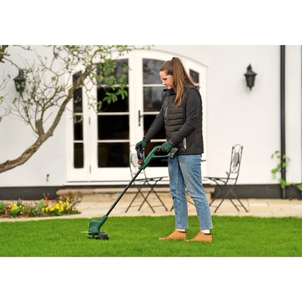 Akkutrimmeri Bosch EasyGrassCut 18V-230 Durablade 18V 2,0 Ah akulla