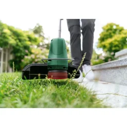 Akkutrimmeri Bosch EasyGrassCut 18-230 18V 2,0 Ah akulla