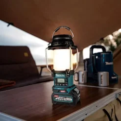 Akkuvalaisinradio Makita XGT MR009GZ 40V ilman akkua