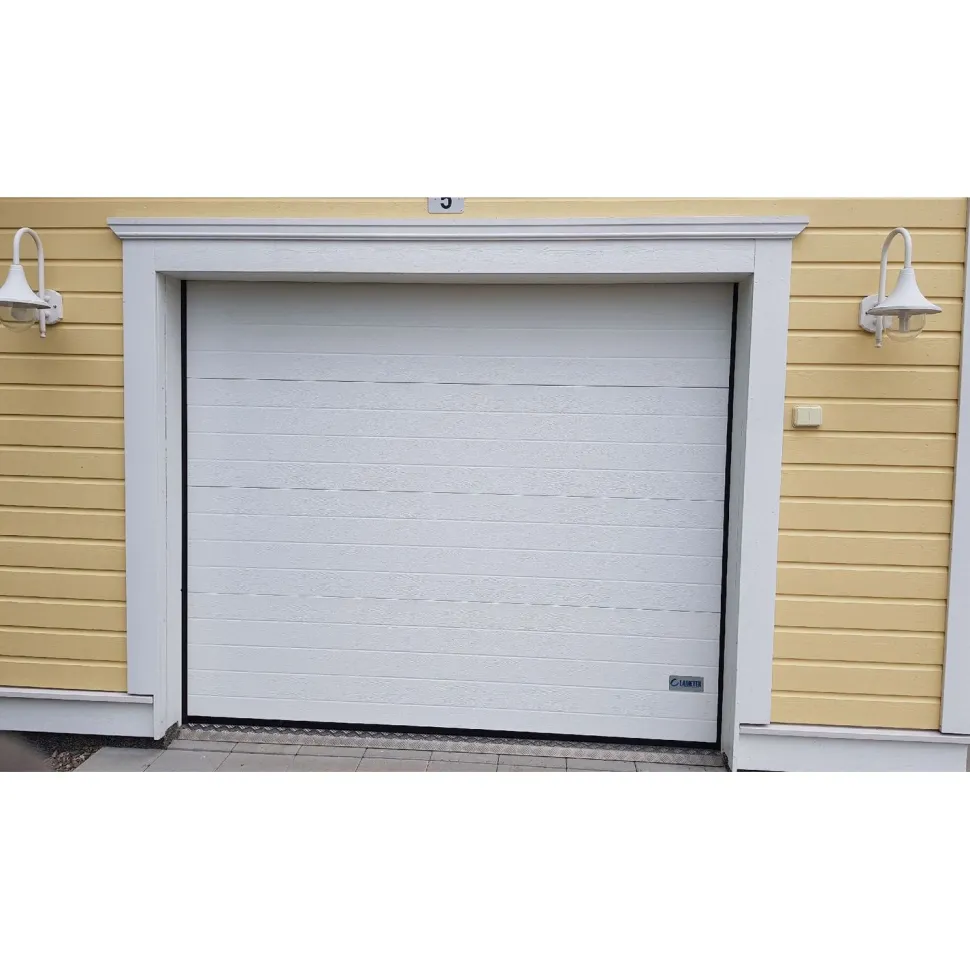 Autotallin mittatilaus nosto-ovi Timburg, leveys 4400-5500 mm