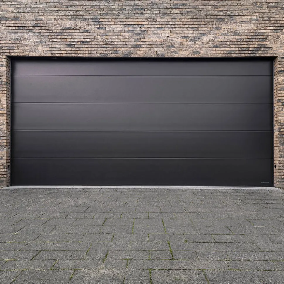 Autotallinovi moottorilla Nordic Home, eri kokoja ja värejä