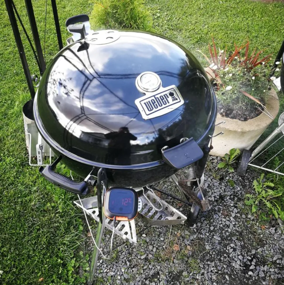 Brikettigrilli Weber Master Touch Premium E-5770 2019