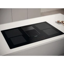 Induktiotaso liesituulettimella Whirlpool WVH 92 K F KIT/1 83cm