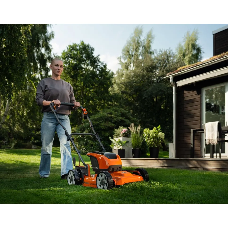 Itsevetävä akkuruohonleikkuri Husqvarna LB 246iS 36V ilman akkua
