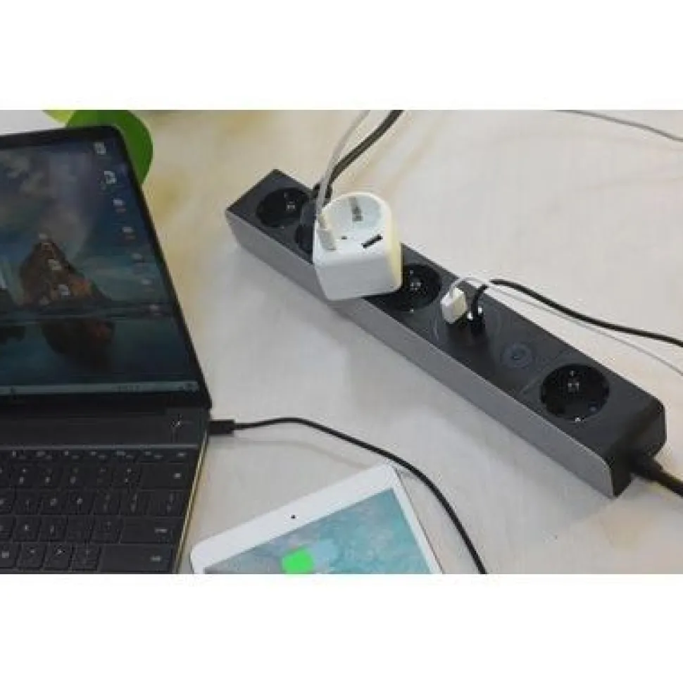 Jatkojohto Gelia Kombi 1,5m 5-osainen + 2xUSB-A + 1xUSB-C + kytkin musta/harmaa