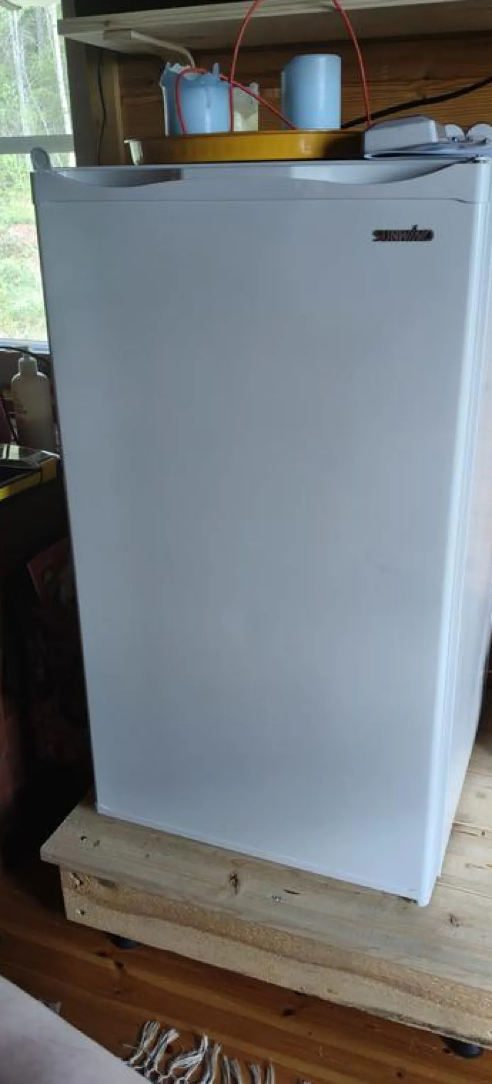Jääkaappi Sunwind Nova, 70l, kompressorikäyttöinen, 46cm, 12/24V
