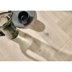 Kalanruotoparketti Boen Oak Pale White Vivo, mattalakattu, harjattu