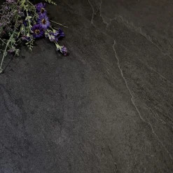 Kivikomposiittivinyylilaatta DomusFlooring Pohjolan piikivi, integroitu askeläänieriste