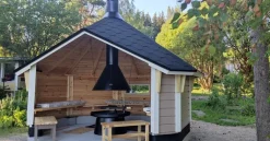 Kotalaavu Jalotakka 7,8 m² + Nuotiogrilli