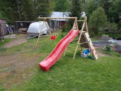 Leikkiteline Palmako Brenda sis. 2 keinua + kiipeilyteline + kiipeilyseinä + köysitikkaat