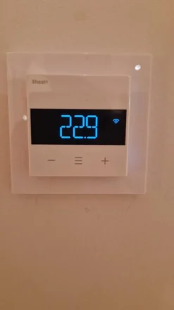 Älytermostaatti Pistesarjat WiFi6