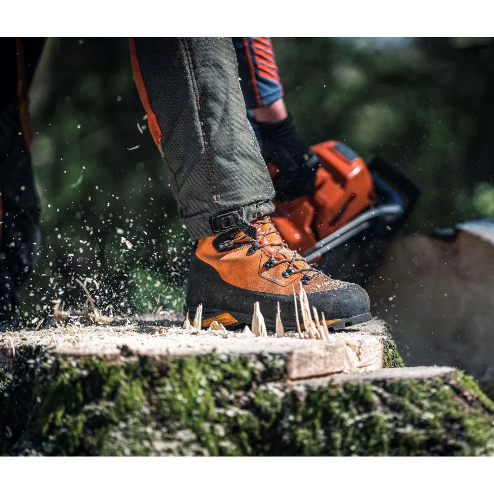 Nahkaturvakengät Husqvarna Technical 24