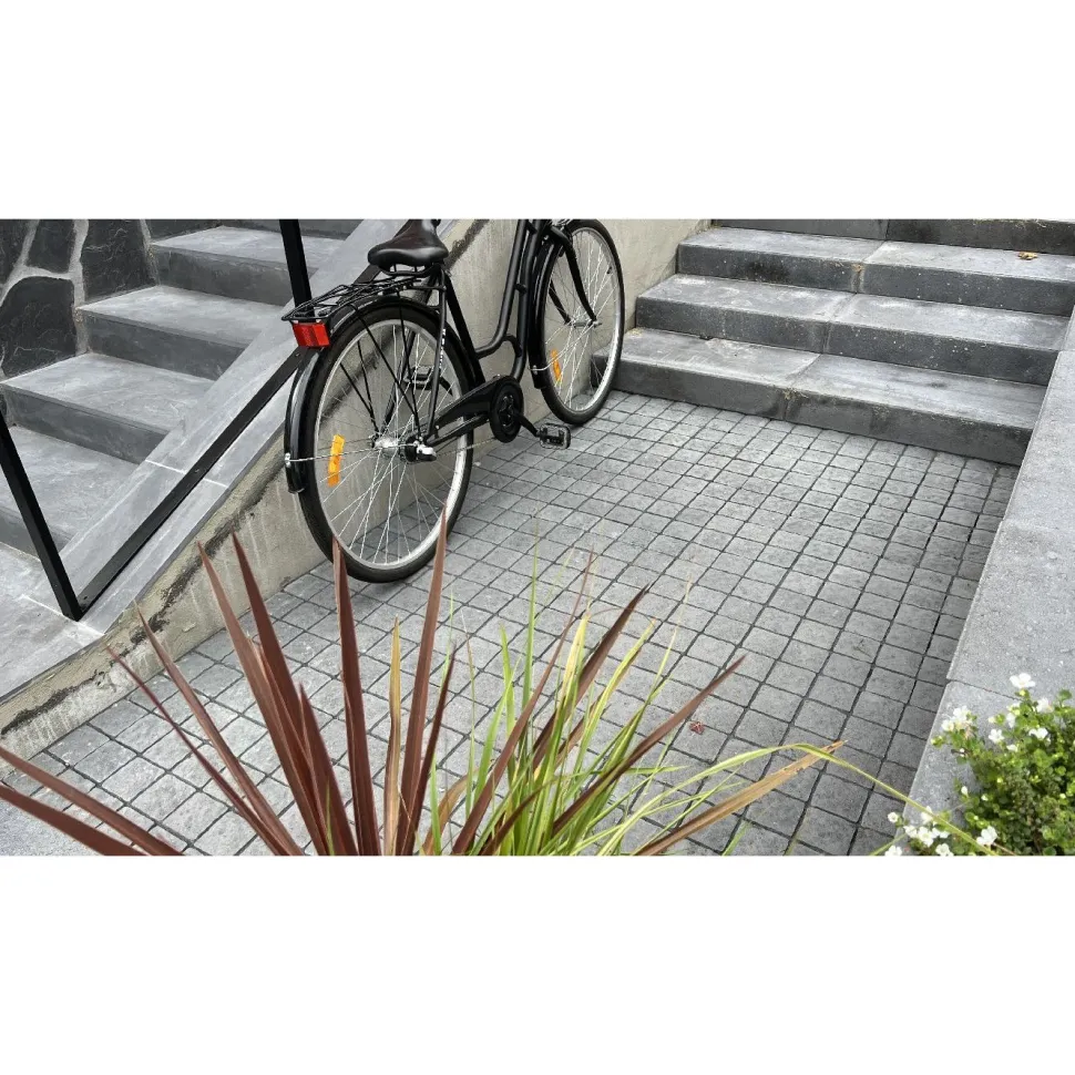 Pihakivi Rudus Artik-noppa, 92x92x80mm, profiloitu, musta