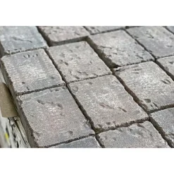 Pihakivi Rudus Kartanonupu 60 viisteetön 207x137x60 mm profiloitu antiikki musta