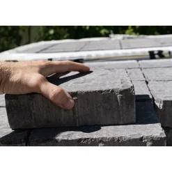Pihakivi Rudus Kartanonupu 60 viisteetön 207x137x60 mm profiloitu antiikki harmaa