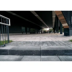 Porraskivi 800x400x130 mm sileä musta