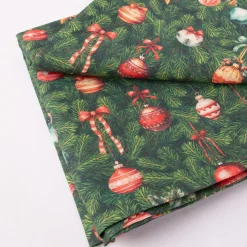 Pöytäliina Home4You CHRISTMAS NEW 136x220 cm, joulukoristeet kuusessa, monivärinen