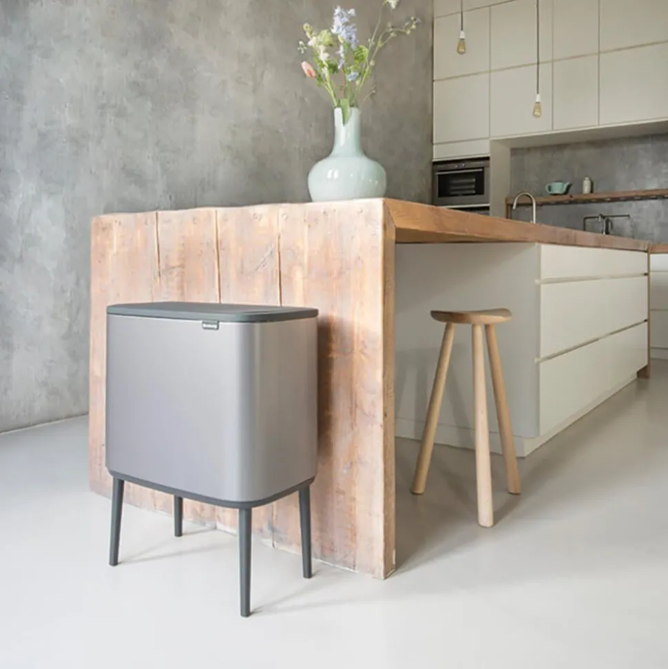 Roska-astia Brabantia Bo Touch Bin 11x23L eri värejä