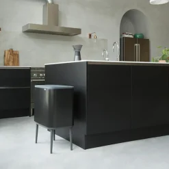 Roska-astia Brabantia Bo Touch Bin 11x23L eri värejä