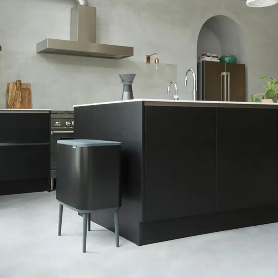 Roska-astia Brabantia Bo Touch Bin 11x23L eri värejä