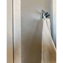 Sisustuslaasti Dekofloor Beton kuivan tilan seinään eri värejä