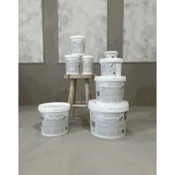 Sisustuslaasti Dekofloor Stucco märkätilaan eri värejä