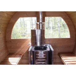 Tynnyrisauna SpaDealers vaakamalli Ø200x260cm lämpöpuu sis. puukiukaan ja savupiipun