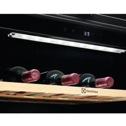Viinikaappi Electrolux EWS4052B5B 500 Core, integroitava