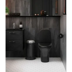 WC-istuin Gustavsberg Estetic 8300, S/P-piilolukko, Soft Close -kansi, mattamusta